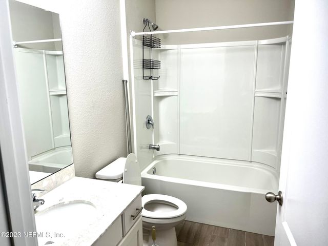574 NORTHSIDE Drive S, Jacksonville, FL 32218