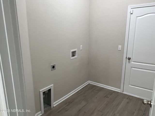 574 NORTHSIDE Drive S, Jacksonville, FL 32218