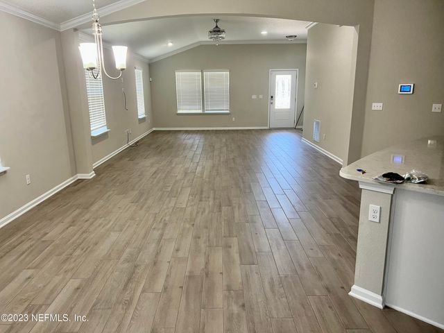 574 NORTHSIDE Drive S, Jacksonville, FL 32218