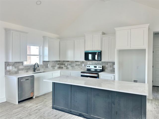 2001 Collin Street, Weatherford, TX 76085