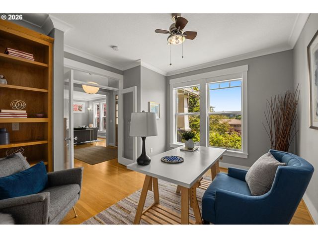 9325 Nw HOPEDALE Ct, Portland, OR 97229