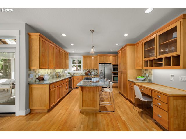 9325 Nw HOPEDALE Ct, Portland, OR 97229