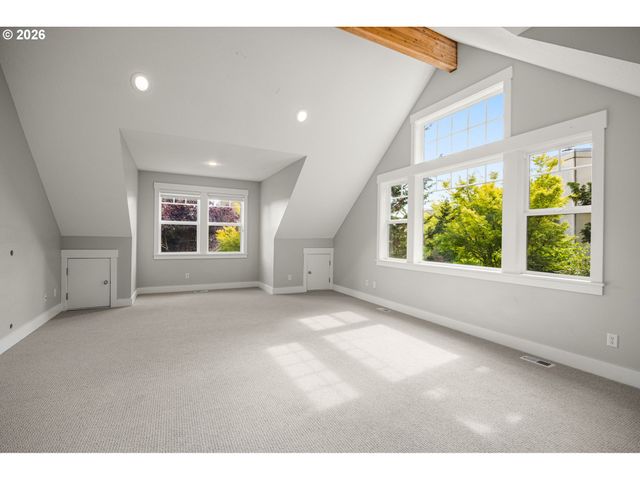 9325 Nw HOPEDALE Ct, Portland, OR 97229