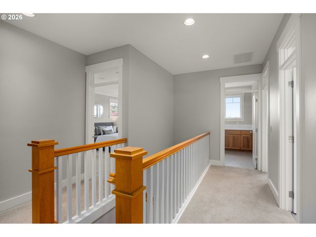 9325 Nw HOPEDALE Ct, Portland, OR 97229