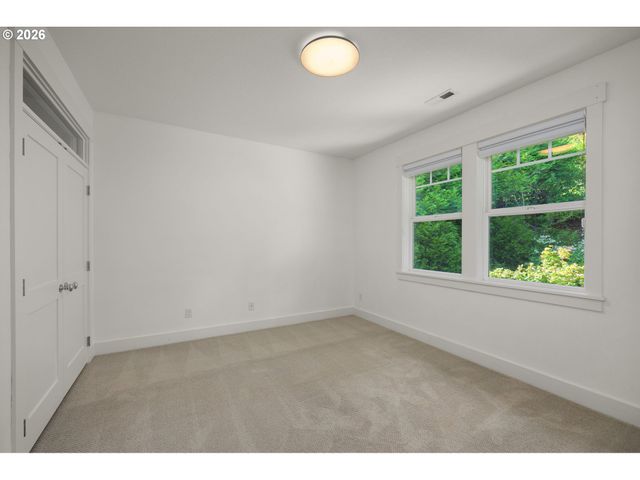 9325 Nw HOPEDALE Ct, Portland, OR 97229