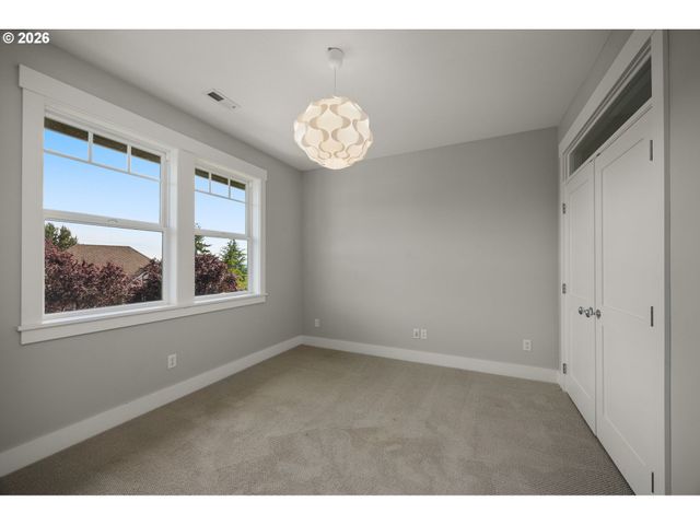 9325 Nw HOPEDALE Ct, Portland, OR 97229