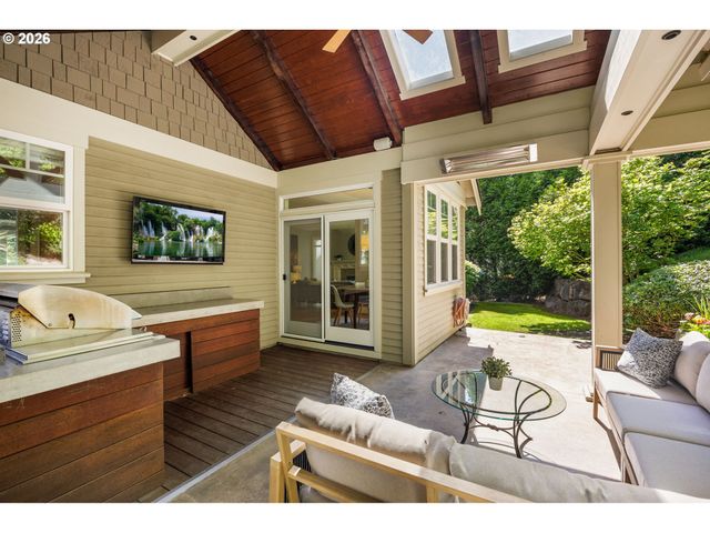 9325 Nw HOPEDALE Ct, Portland, OR 97229