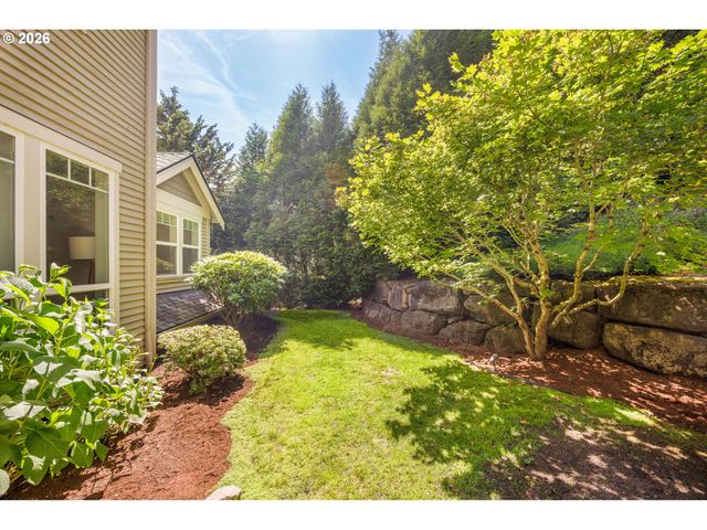 9325 Nw HOPEDALE Ct, Portland, OR 97229