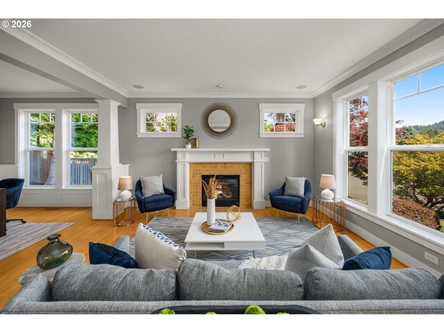 9325 Nw HOPEDALE Ct, Portland, OR 97229
