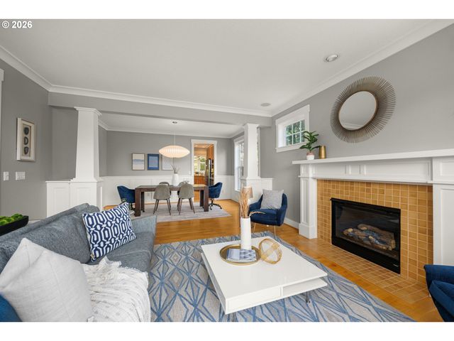 9325 Nw HOPEDALE Ct, Portland, OR 97229