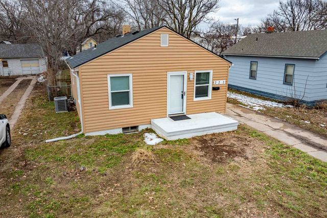 222 N Fern St, Wichita, KS 67203