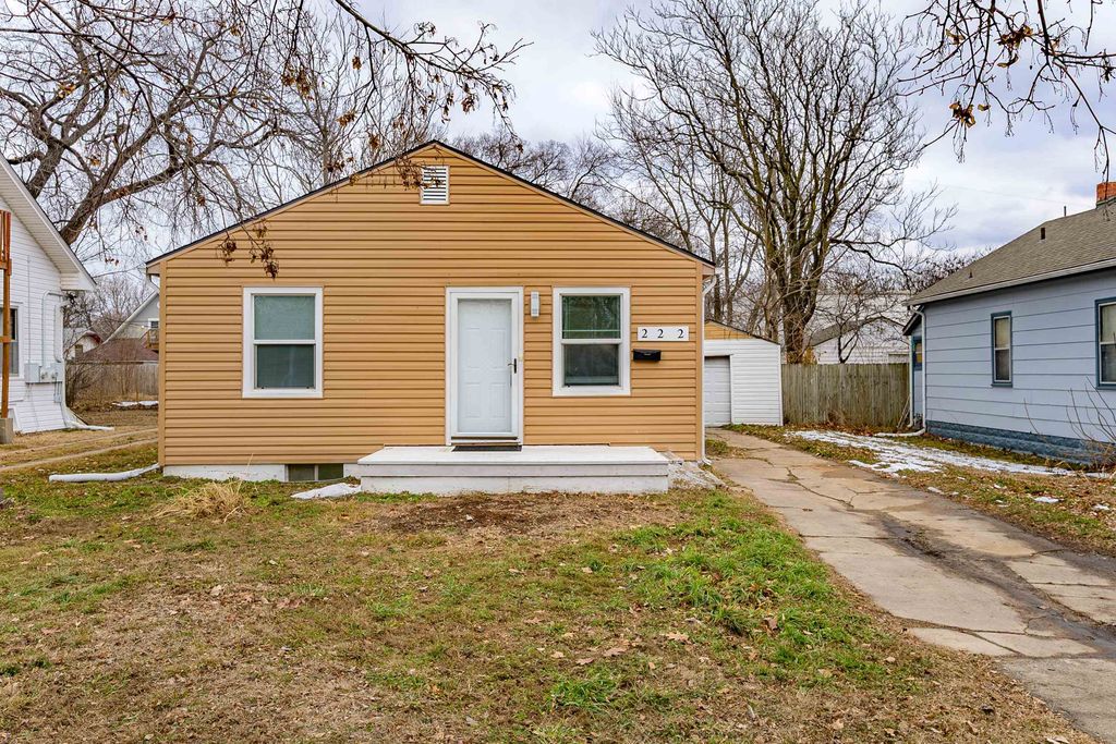 222 N Fern St, Wichita, KS 67203