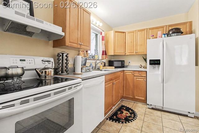 41890 E Ann Arbor Trail, Plymouth, MI 48170