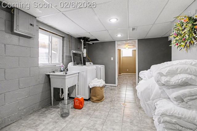 41890 E Ann Arbor Trail, Plymouth, MI 48170