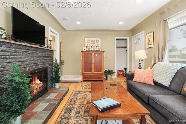 41890 E Ann Arbor Trail, Plymouth, MI 48170