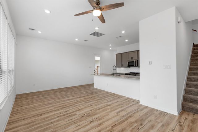 650 Aspen Falls Ct, Conroe, TX 77304