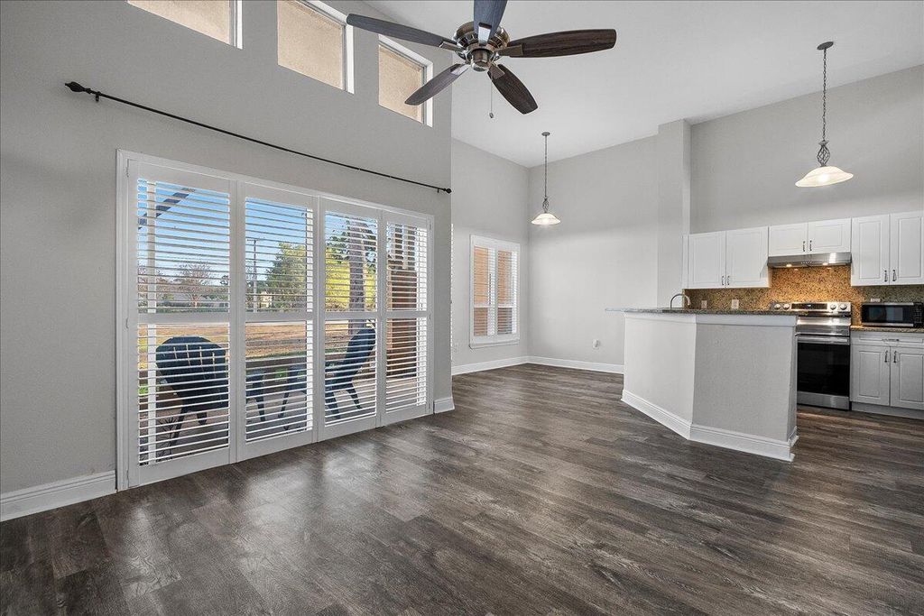 4751 Via Palm Lake 407, West Palm Beach, FL 33417