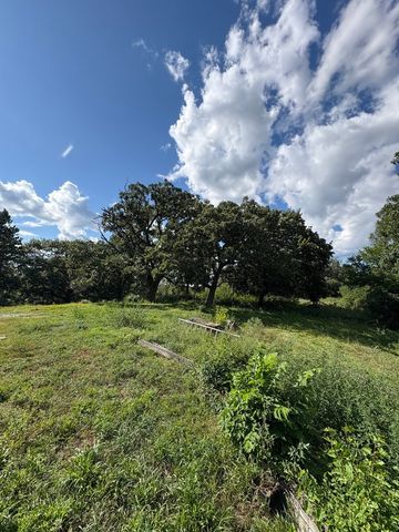 7822 N Pillow Hill Road N, Spring Grove, IL 60081