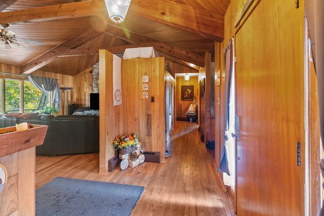 7822 N Pillow Hill Road N, Spring Grove, IL 60081