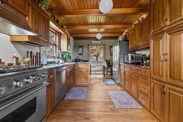 7822 N Pillow Hill Road N, Spring Grove, IL 60081