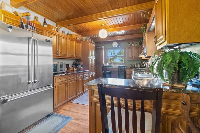 7822 N Pillow Hill Road N, Spring Grove, IL 60081