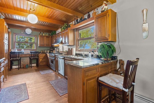 7822 N Pillow Hill Road N, Spring Grove, IL 60081