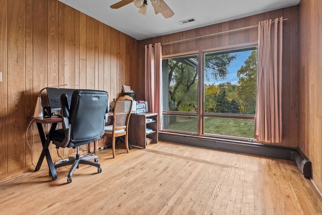 7822 N Pillow Hill Road N, Spring Grove, IL 60081