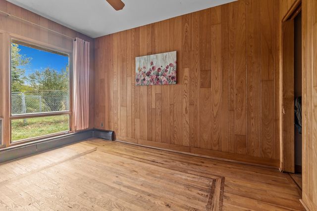 7822 N Pillow Hill Road N, Spring Grove, IL 60081