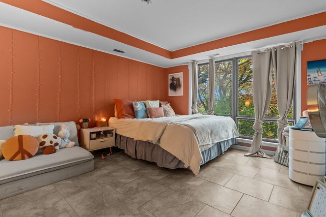 7822 N Pillow Hill Road N, Spring Grove, IL 60081