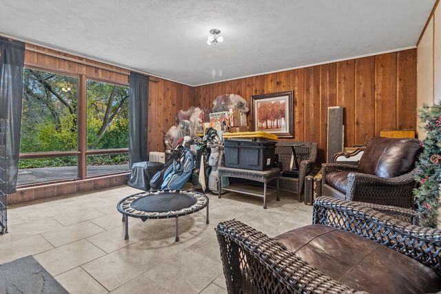 7822 N Pillow Hill Road N, Spring Grove, IL 60081