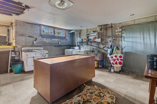 7822 N Pillow Hill Road N, Spring Grove, IL 60081