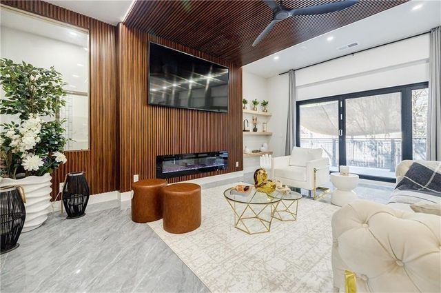 1812 Hunters Glen, Marietta, GA 30062