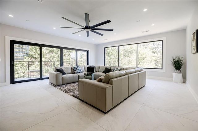 1812 Hunters Glen, Marietta, GA 30062