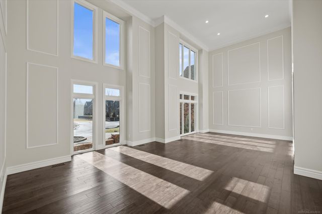 19790 Westchester Drive, Clinton Twp, MI 48038