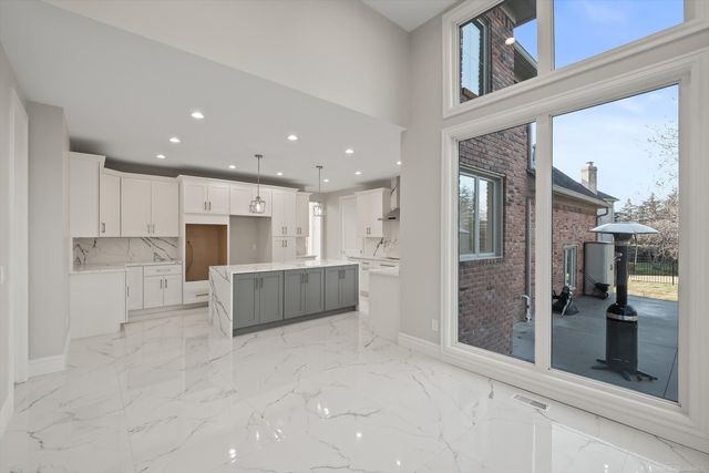 19790 Westchester Drive, Clinton Twp, MI 48038