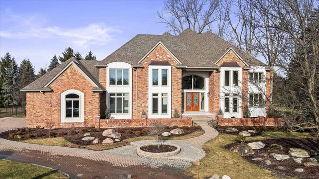 19790 Westchester Drive, Clinton Twp, MI 48038