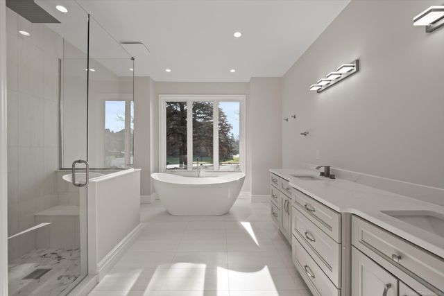 19790 Westchester Drive, Clinton Twp, MI 48038