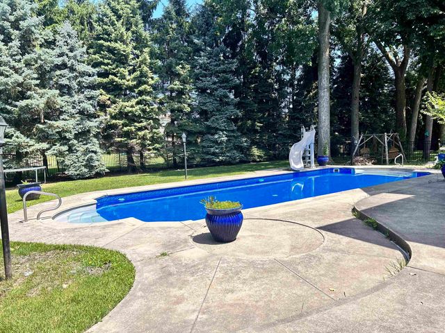 19790 Westchester Drive, Clinton Twp, MI 48038