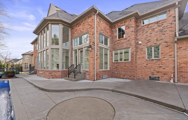 19790 Westchester Drive, Clinton Twp, MI 48038