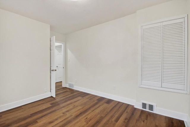 5940 N 72nd STREET, Milwaukee, WI 53218