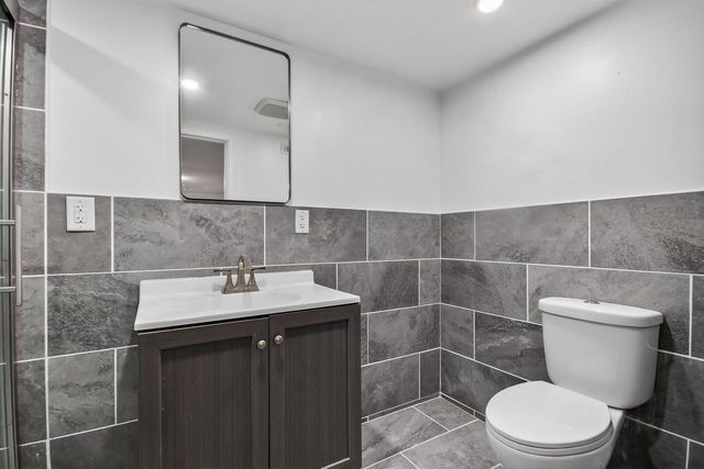 5940 N 72nd STREET, Milwaukee, WI 53218