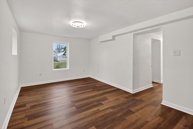 5940 N 72nd STREET, Milwaukee, WI 53218