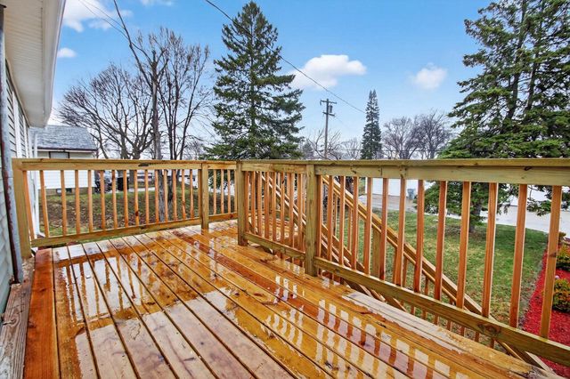 5940 N 72nd STREET, Milwaukee, WI 53218