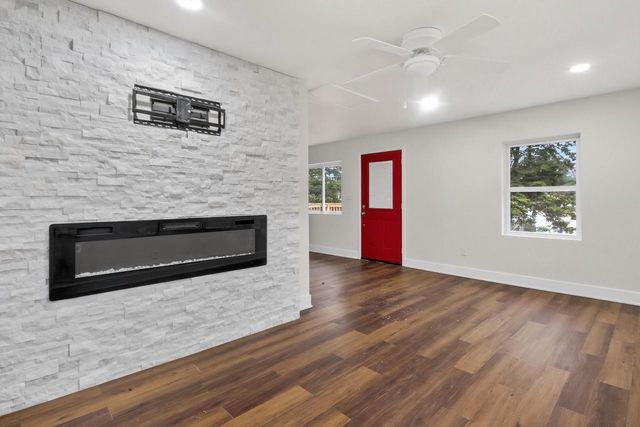 5940 N 72nd STREET, Milwaukee, WI 53218