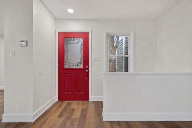 5940 N 72nd STREET, Milwaukee, WI 53218