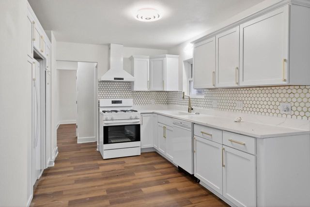 5940 N 72nd STREET, Milwaukee, WI 53218