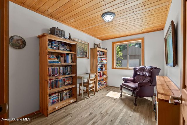 335 Tamarack Ln, Sagle, ID 83860