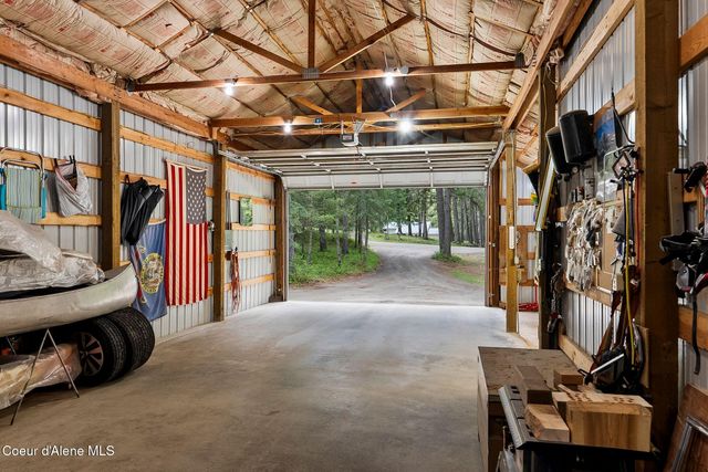 335 Tamarack Ln, Sagle, ID 83860