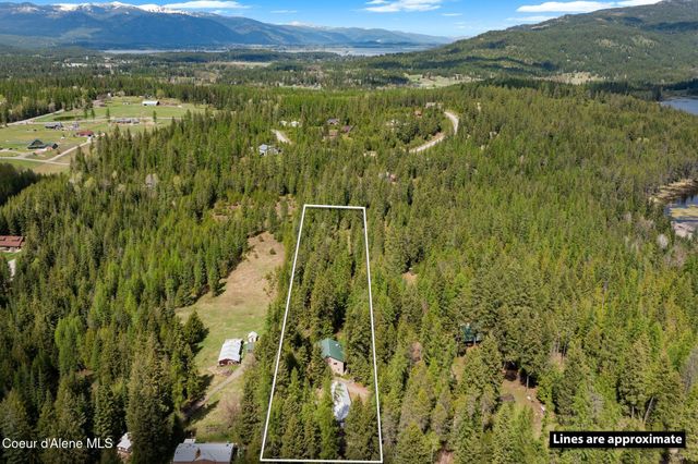 335 Tamarack Ln, Sagle, ID 83860