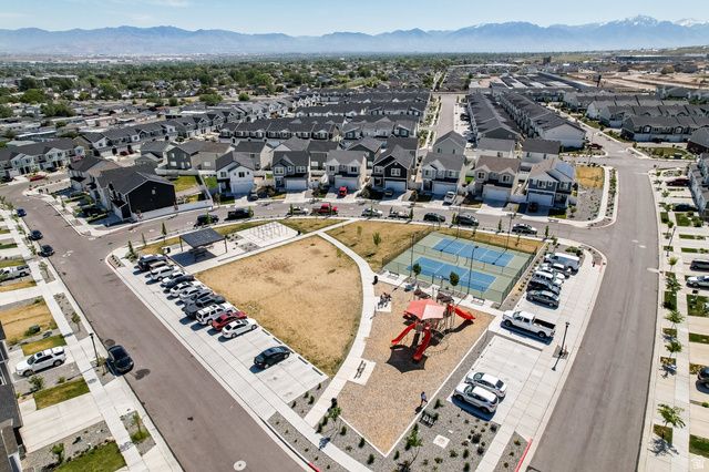 8608 W CORDERO DR, Magna, UT 84044